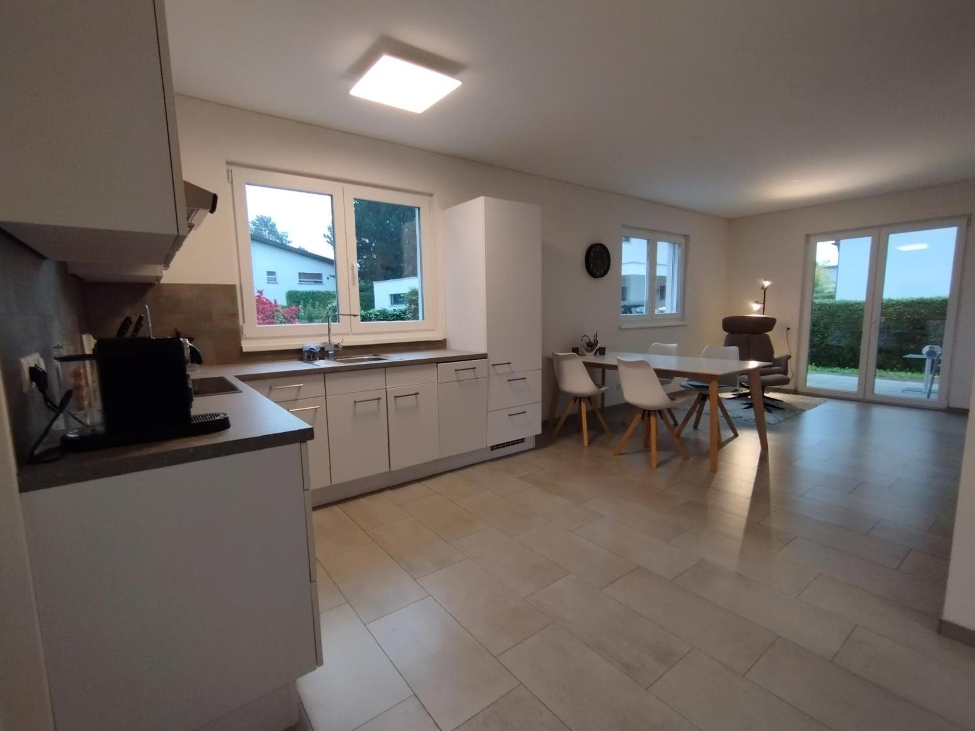 Crown Living Design Apartment - Gratis Parkplatz - Wlan - Kueche - Self Check-In Altach Dış mekan fotoğraf
