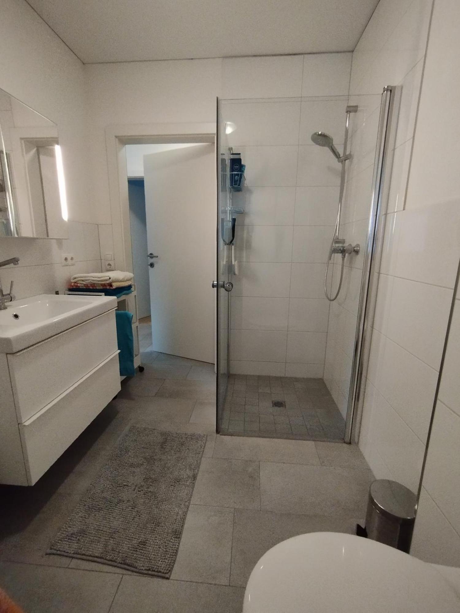 Crown Living Design Apartment - Gratis Parkplatz - Wlan - Kueche - Self Check-In Altach Dış mekan fotoğraf